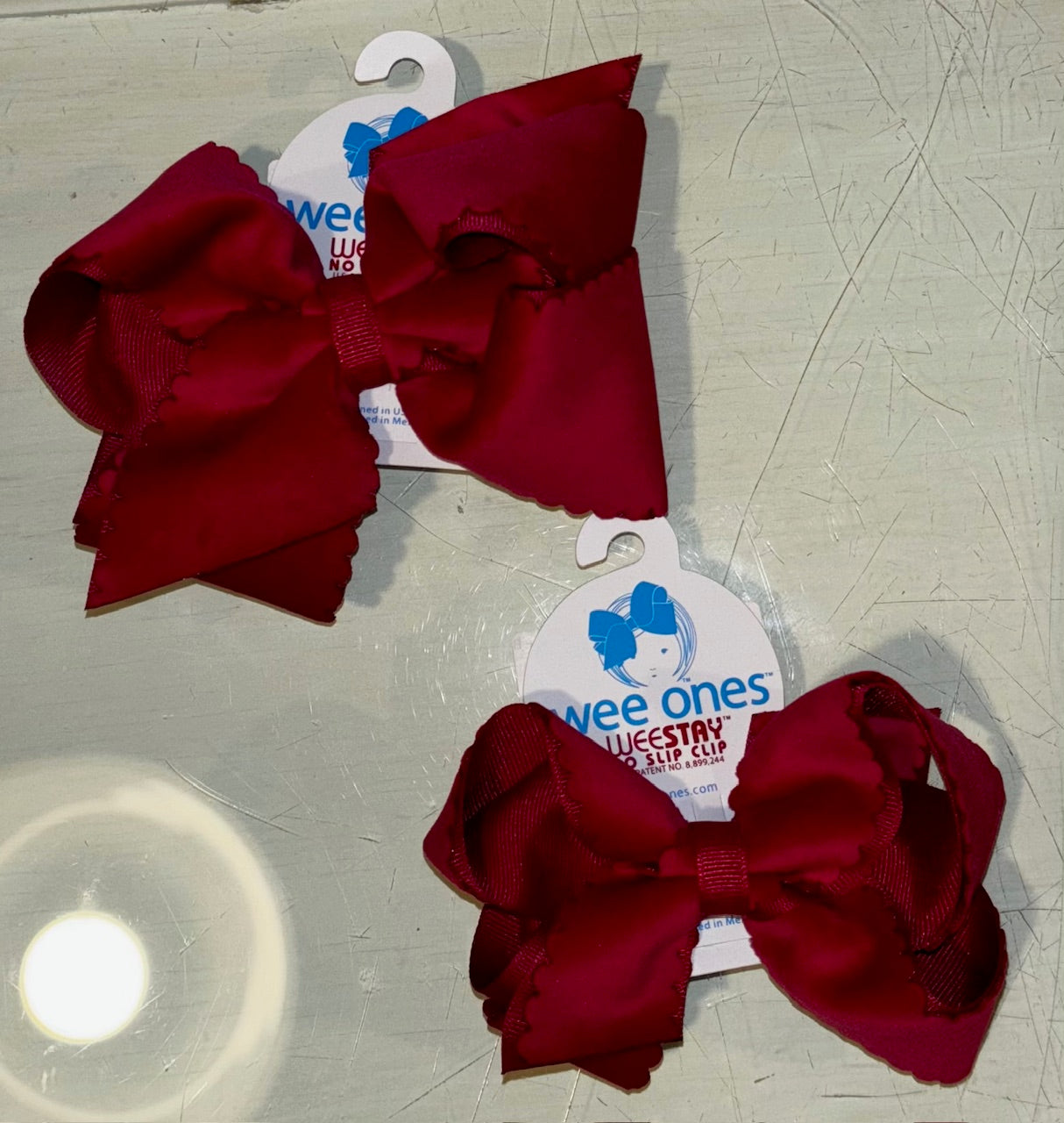 Medium Velvet Scalloped Edge Bow